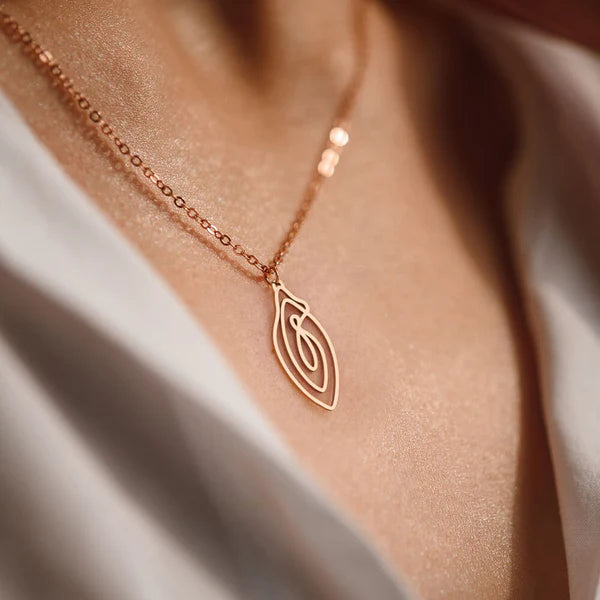 Biird Vulvii Vulva Necklace Rose Gold