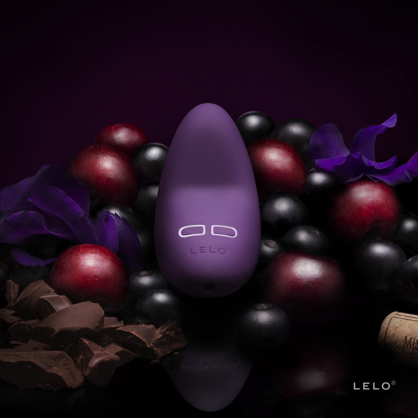 LELO LILY 2 Rechargeable Scented Vibrator Plum - Bordeaux & Chocolat Scent